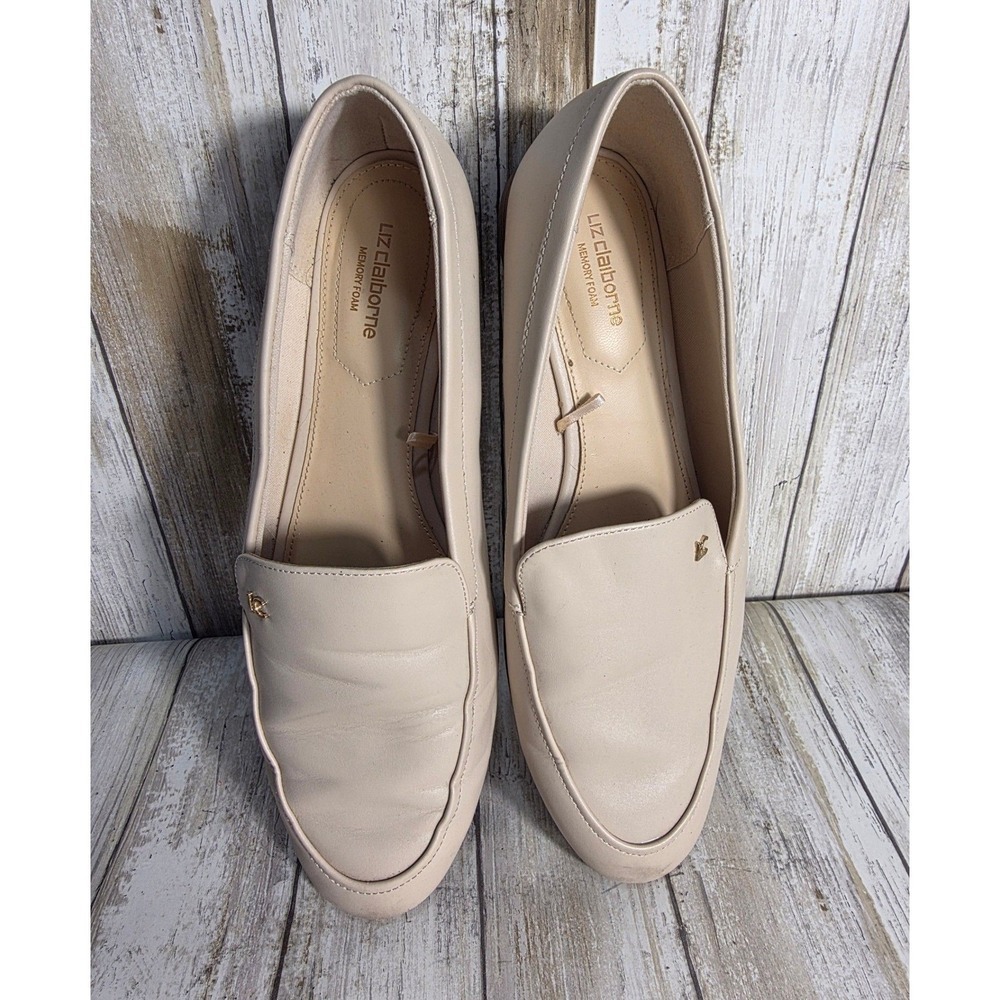 Liz Claiborne Women's Beige Loafers Memory Foam Flats Shoes Size 8.5